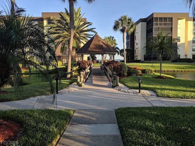 3460 N Key DR 210, North Fort Myers, FL 33903