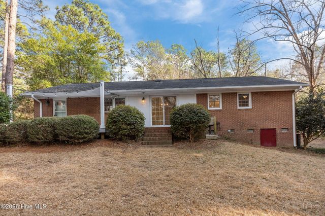 670 N Saylor Street, Southern Pines, NC 28387