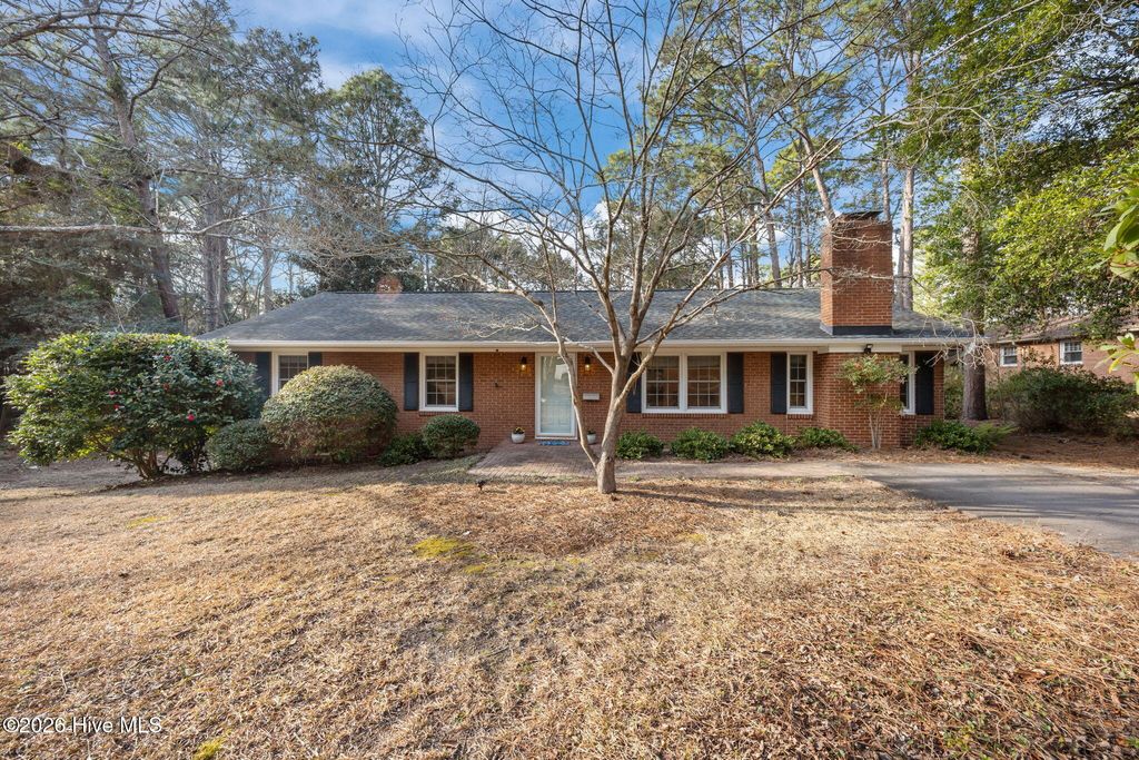 670 N Saylor Street, Southern Pines, NC 28387