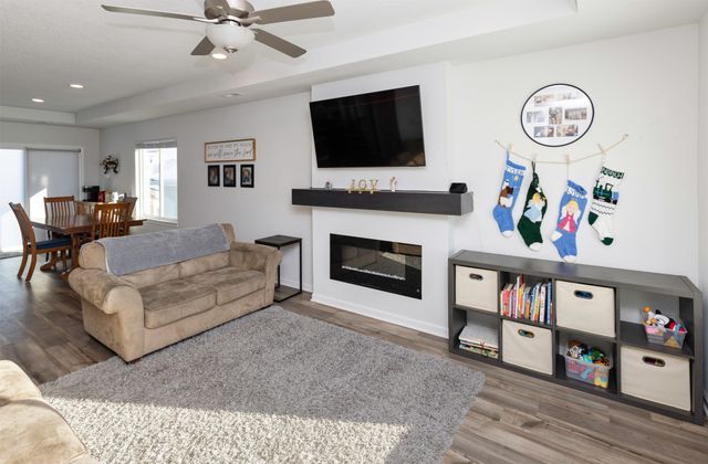 1345 Blazing Star Drive, Carlisle, IA 50047