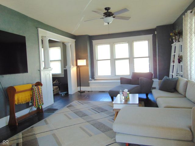 1302 S Prairie Street, Frankfort, IN 46041