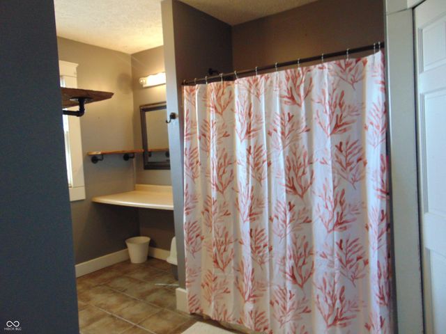 1302 S Prairie Street, Frankfort, IN 46041