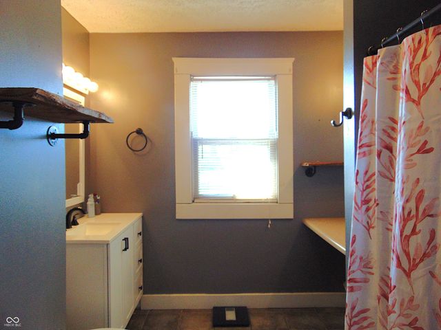 1302 S Prairie Street, Frankfort, IN 46041