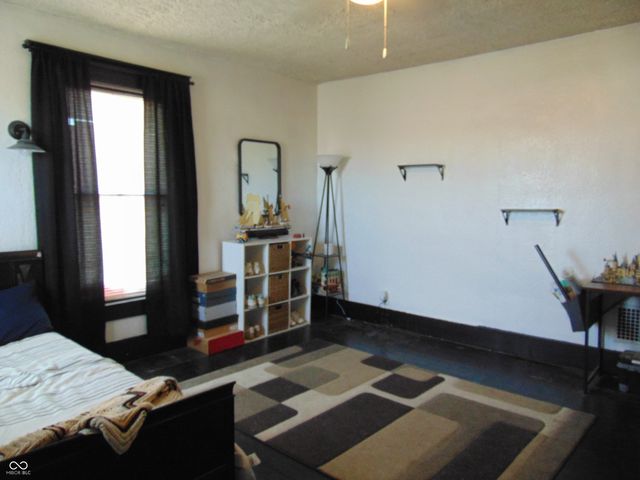 1302 S Prairie Street, Frankfort, IN 46041