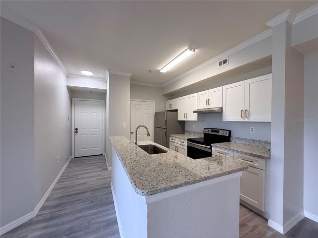 5618 PINNACLE HEIGHTS CIRCLE 305, Tampa, FL 33624