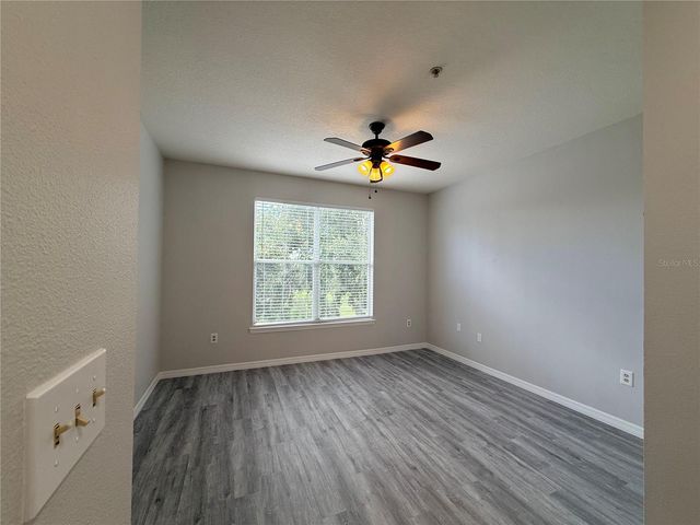 5618 PINNACLE HEIGHTS CIRCLE 305, Tampa, FL 33624