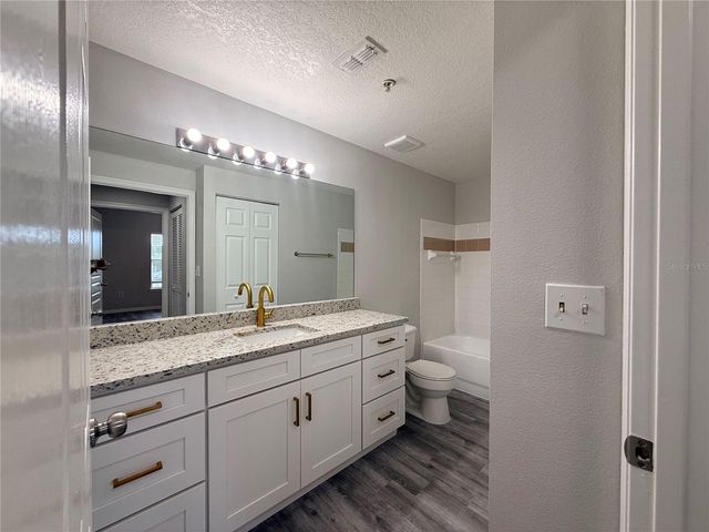 5618 PINNACLE HEIGHTS CIRCLE 305, Tampa, FL 33624