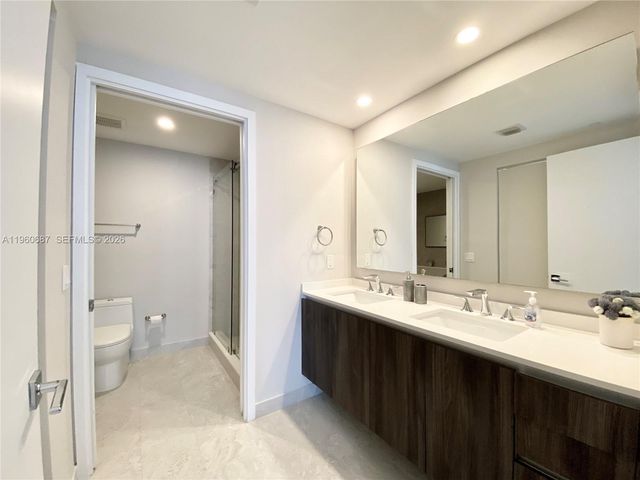 488 NE 18th St 3704, Miami, FL 33132