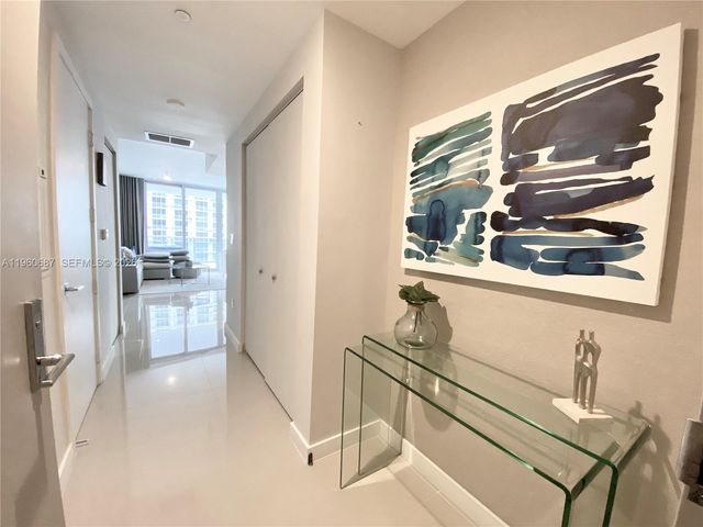 488 NE 18th St 3704, Miami, FL 33132