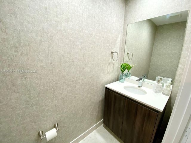 488 NE 18th St 3704, Miami, FL 33132