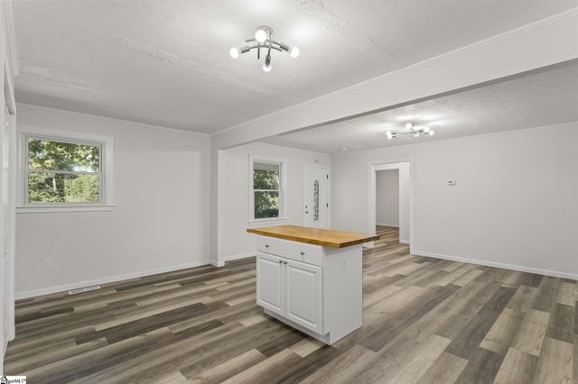 210 Pinonwood Drive, Simpsonville, SC 29680