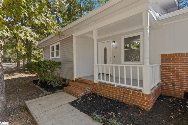 210 Pinonwood Drive, Simpsonville, SC 29680