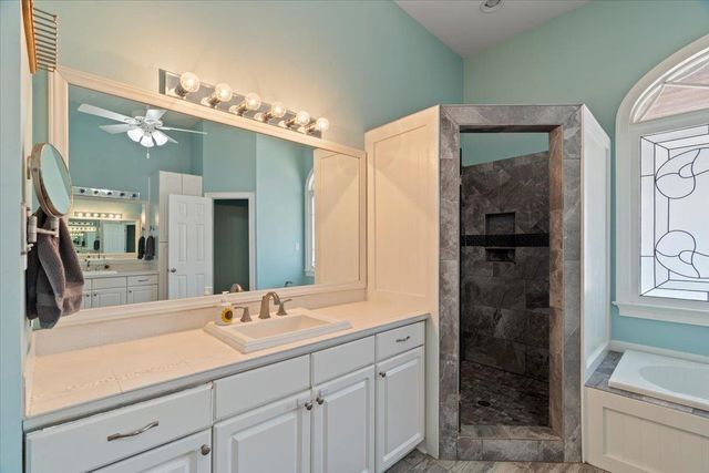 639 PORT NATCHEZ CV E, Collierville, TN 38017