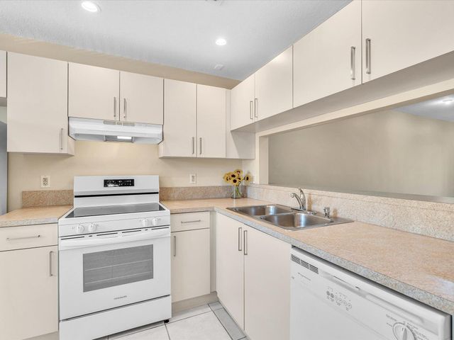 299 NW 36th Avenue, Deerfield Beach, FL 33442
