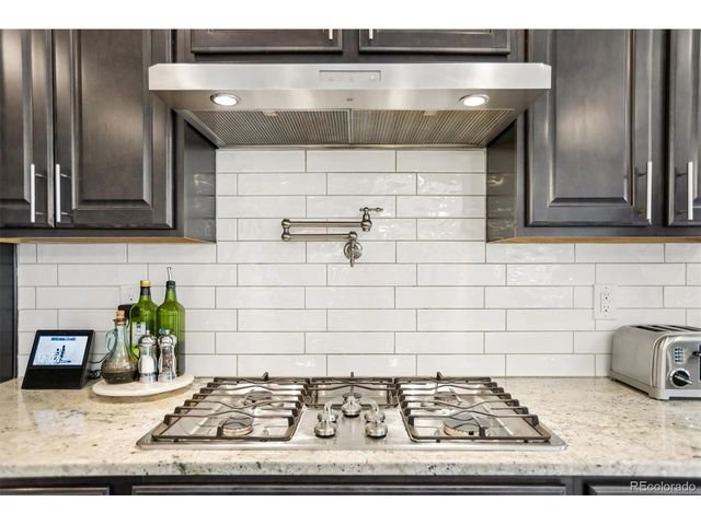 27790 E Links Pl, Aurora, CO 80016