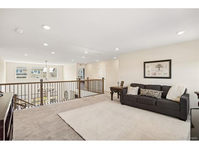 27790 E Links Pl, Aurora, CO 80016