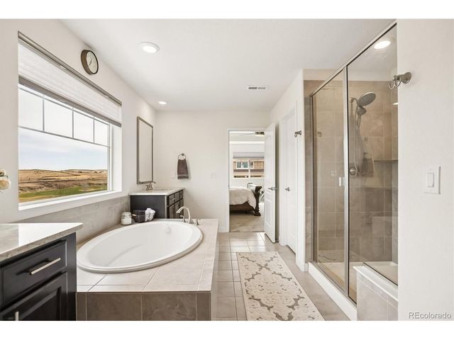 27790 E Links Pl, Aurora, CO 80016