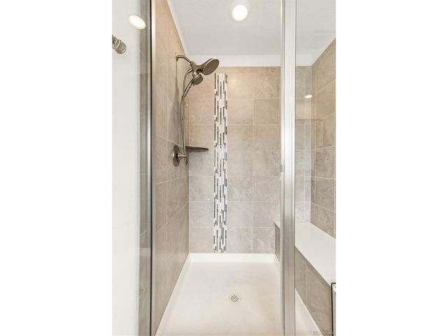 27790 E Links Pl, Aurora, CO 80016