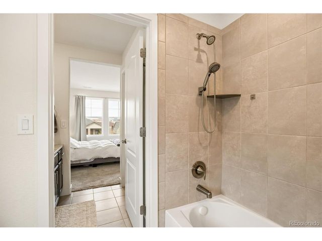 27790 E Links Pl, Aurora, CO 80016