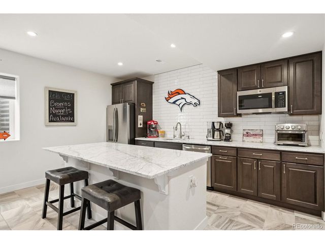 27790 E Links Pl, Aurora, CO 80016