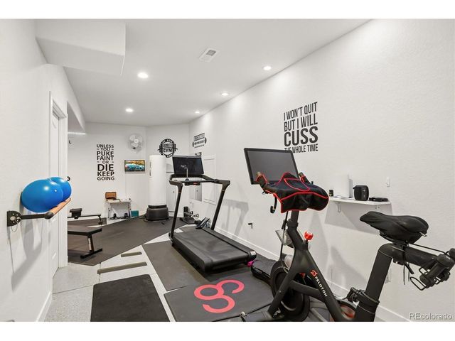 27790 E Links Pl, Aurora, CO 80016