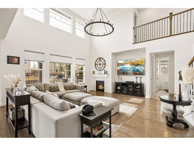 27790 E Links Pl, Aurora, CO 80016