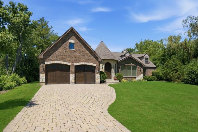 10S230 Grant Street, Burr Ridge, IL 60527