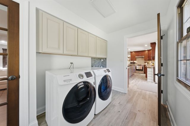 10S230 Grant Street, Burr Ridge, IL 60527