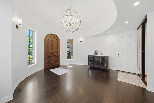 10S230 Grant Street, Burr Ridge, IL 60527
