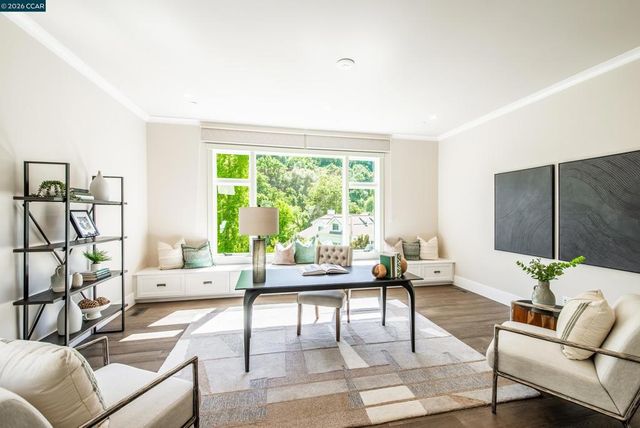 84 Mossbridge Lane, Orinda, CA 94563