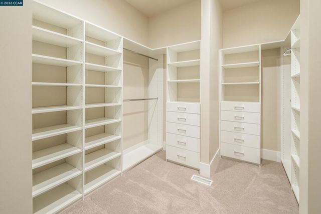 84 Mossbridge Lane, Orinda, CA 94563