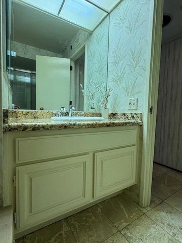 222 Monterey Road 306, Glendale, CA 91206