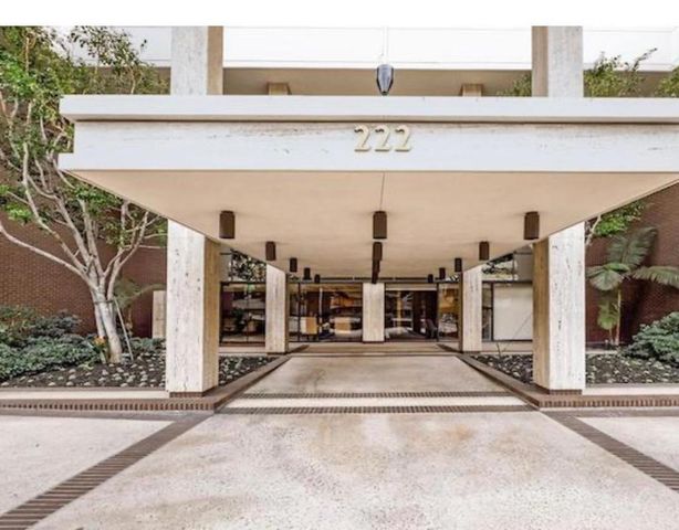 222 Monterey Road 306, Glendale, CA 91206