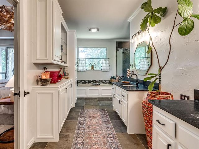 2010 Silver Crest Drive, Edmond, OK 73025