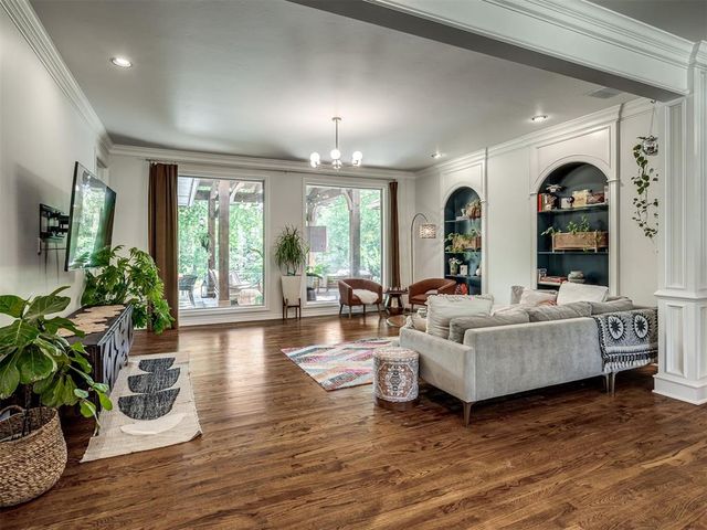 2010 Silver Crest Drive, Edmond, OK 73025