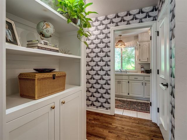 2010 Silver Crest Drive, Edmond, OK 73025