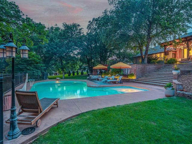 2010 Silver Crest Drive, Edmond, OK 73025