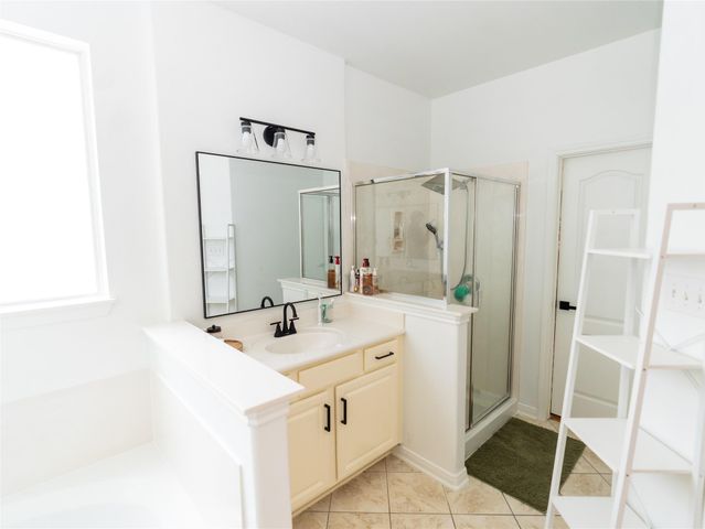 1221 Laurel Oak TRL, Pflugerville, TX 78660