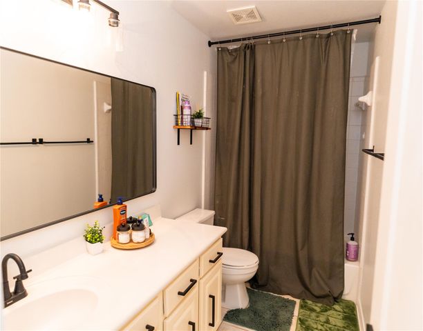 1221 Laurel Oak TRL, Pflugerville, TX 78660