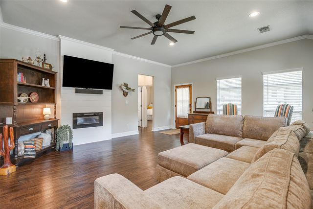 114 Tuggle Street, Waxahachie, TX 75165