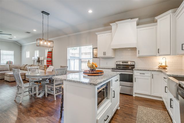 114 Tuggle Street, Waxahachie, TX 75165
