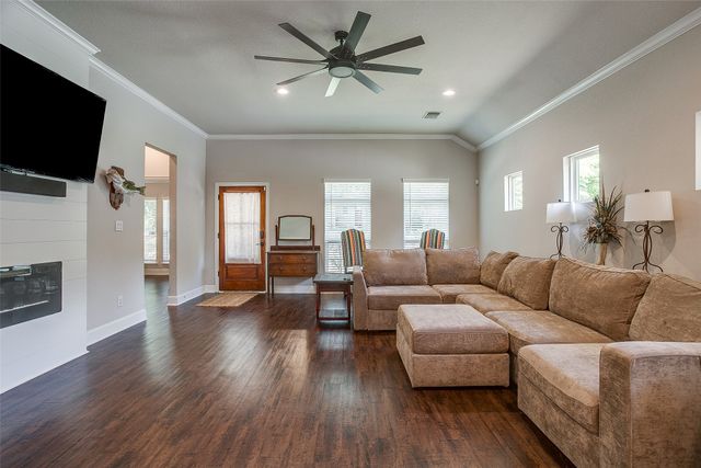 114 Tuggle Street, Waxahachie, TX 75165