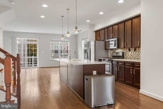 9811 WOOD GLEN TER, Lanham, MD 20706