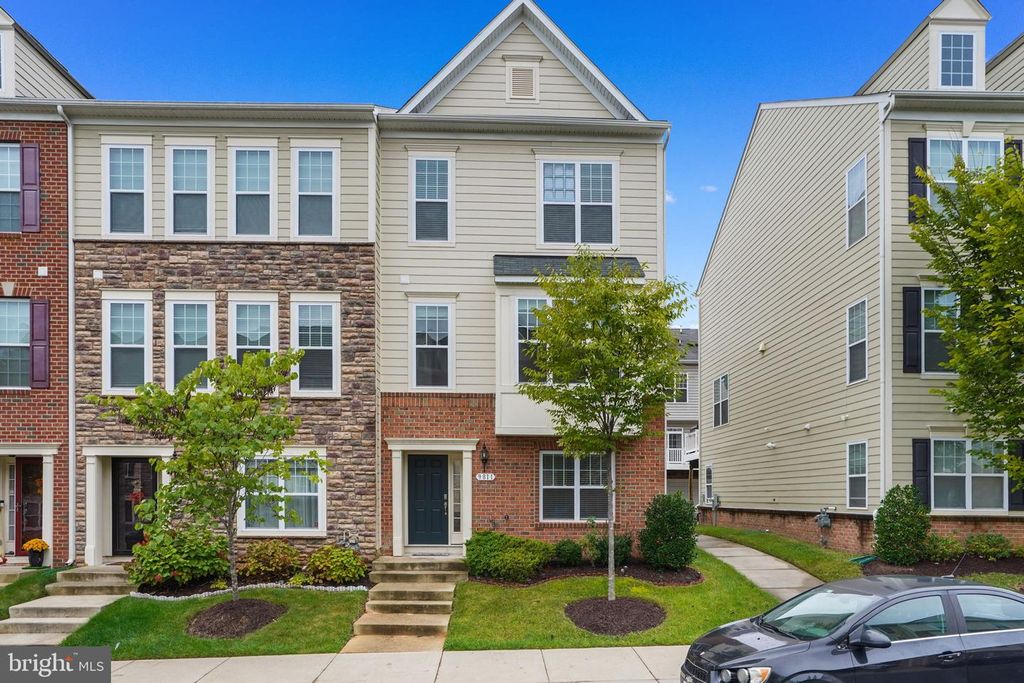 9811 WOOD GLEN TER, Lanham, MD 20706