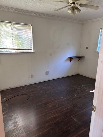 1512 Muse Street, Fort Worth, TX 76112