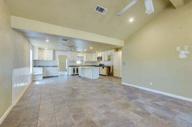 122 Winding Creek RD, Spicewood, TX 78669