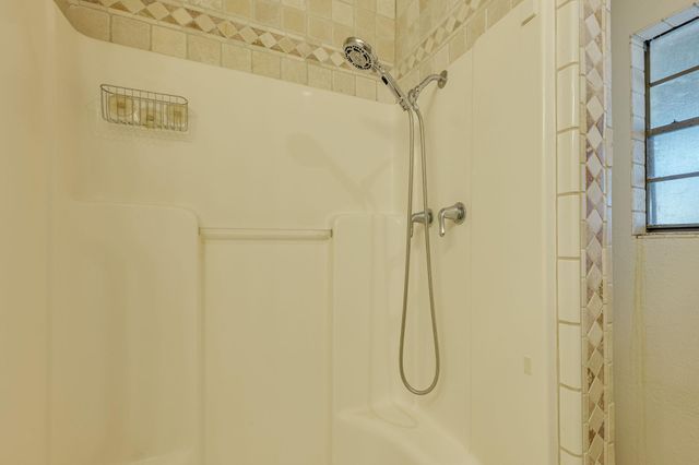 122 Winding Creek RD, Spicewood, TX 78669