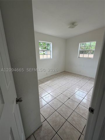 520 W 22nd St, Hialeah, FL 33010