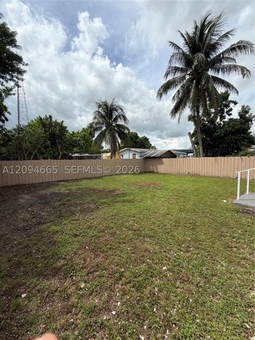 520 W 22nd St, Hialeah, FL 33010