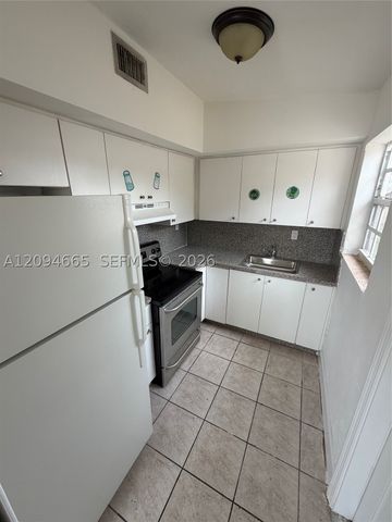 520 W 22nd St, Hialeah, FL 33010